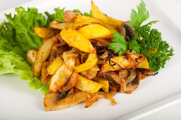 Fried potato with mushrooms