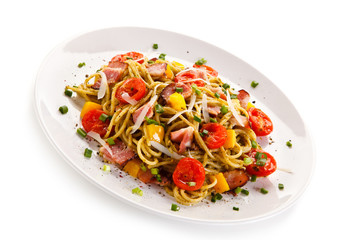 Pasta with bacon and vegetables 