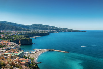 Fototapeta premium Plaża przy wiosce Meta z półwyspu Sorrento we Włoszech