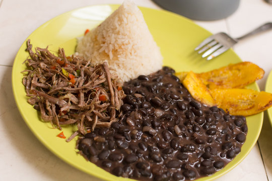Pabellon, Venezuelan creole food
