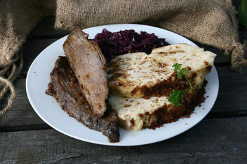 organisch, lifestyle, braten, semmelknödel, böhmischer, rotkohl, selbstgemacht, urban, werbetafel, country, modern, neu