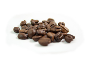 Kaffee Bohnen in Perspektive mit Bokeh