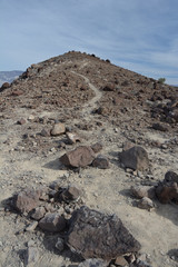 死の谷へ続くトレイル