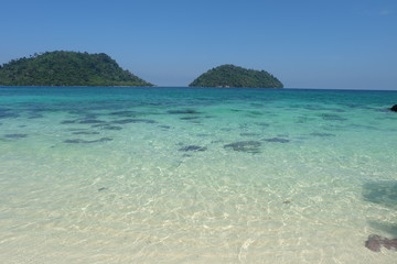 Fototapeta na wymiar beautiful sea in Thailand