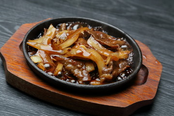 牛肉鉄板焼