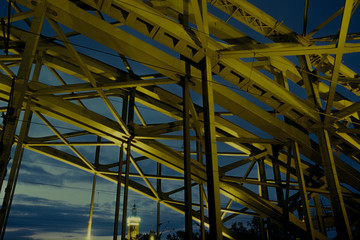 Fototapeta premium Detail Hohenzollernbrücke Köln in der Dämmerung