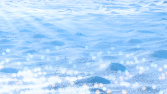 Schnee mit funkeln und glitzern eisblau verschneit