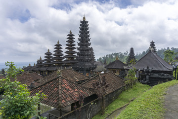 Fototapeta na wymiar Hindu Tempel Pura Besakih auf Bali