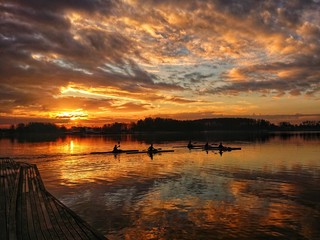 Naklejka premium Wschód słońca - Olsztyn jezioro Ukiel
