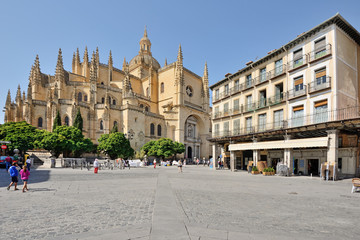 Fototapeta na wymiar Plaza Mayor, Segovia, Spain