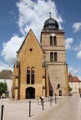 Fototapeta na wymiar Eglise Saint Nicolas: lieu d'expositions.