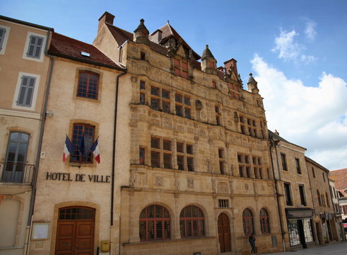 H&ocirc;tel de Ville &agrave; Paray-Le-Monial.