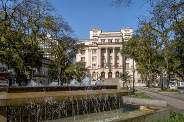 Obraz premium Visconde de Maua Square and Santos City Hall - Santos, Sao Paulo, Brazil