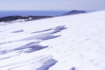 Fototapeta na wymiar snow in lessinia, alpine mountains in veneto