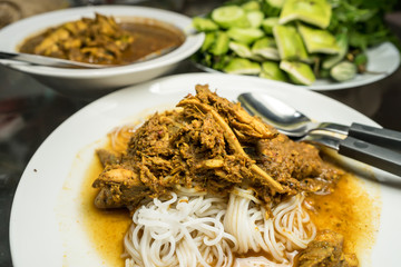 Rice noodles in fish curry sauce Spicy with vegetables