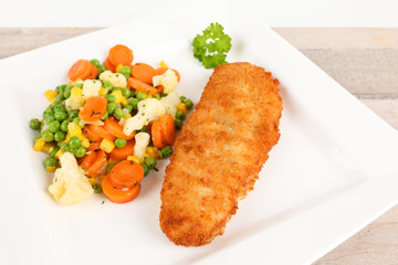 Backfisch mit Gemüse