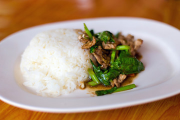 Thai pork slices with kale