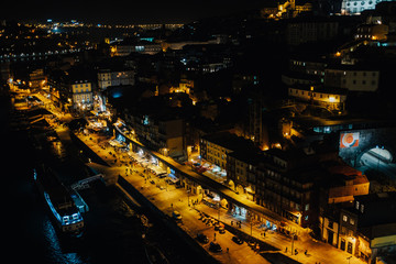Fototapeta na wymiar Porto by Night - Porto bei Nacht