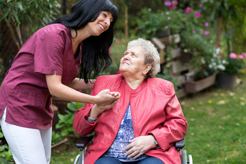 Krankenschwester und Patientin