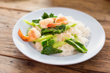 Fried kale with shrimps