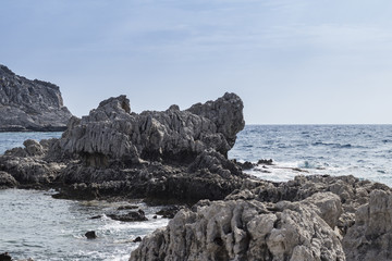 zdjęcie brzegu morza na wyspie Rhodos