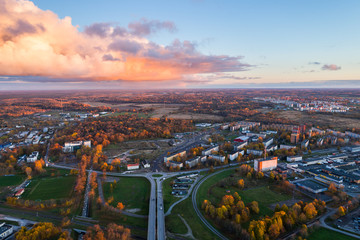 Obraz premium Aerial view of the city at sunset. Beautiful autumn city landscape.