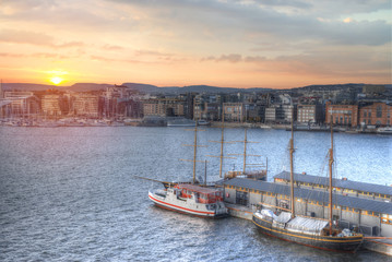 Fototapeta na wymiar The port in the city of Oslo.