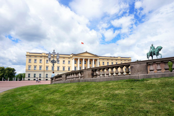 Fototapeta na wymiar Royal palace in Oslo