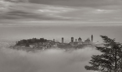Bergamo In Fog - obrazy, fototapety, plakaty