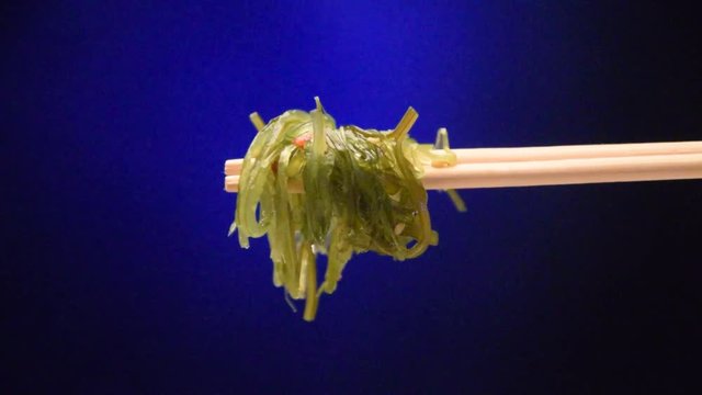 筷子 筷兒 Sy&ouml;m&auml;puikot Ku&agrave;izi Chopsticks Ku&agrave;i'&eacute;r Bacchette per il cibo Essst&auml;bchen Palillos Baguettes couverts asiatiques 箸 젓가락 Палочки для еды أعواد الأكل video Pałeczki Yemek &ccedil;ubukları