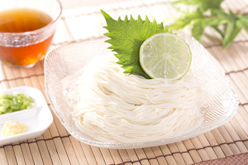 夏に食べるそうめん