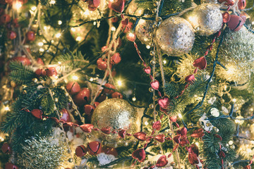 Obraz na płótnie Canvas Decorated and illuminated christmas tree