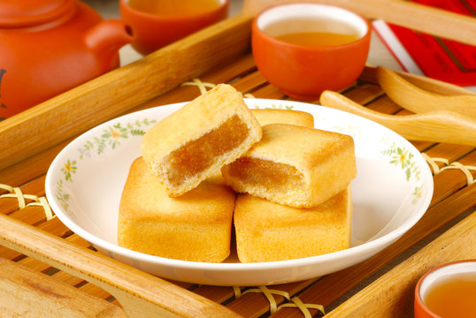 Taiwan famous dessert - pineapple cake 