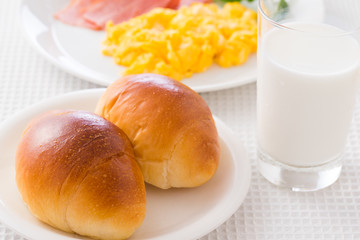 ロールパン