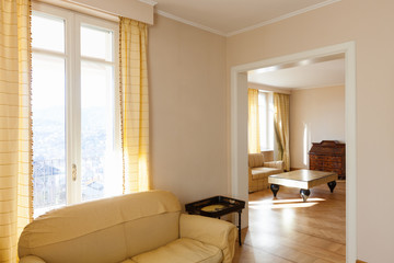 Noble living room with fireplace