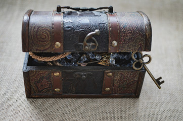 Loot box, open treasure chest