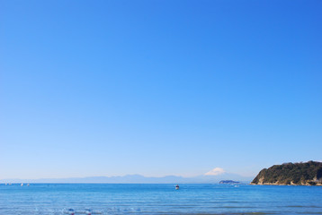 Fototapeta na wymiar 逗子海岸　富士山　神奈川県逗子市逗子海岸の風景　日本