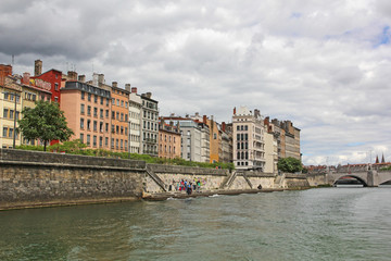Sur les quais de Saône, , 