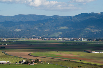 Fototapeta na wymiar Typical rural landscape of southern Austria (Murtal)