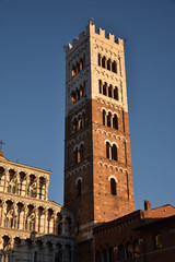 Fototapeta na wymiar Campanile du Duomo à Lucca en Toscane, Italie
