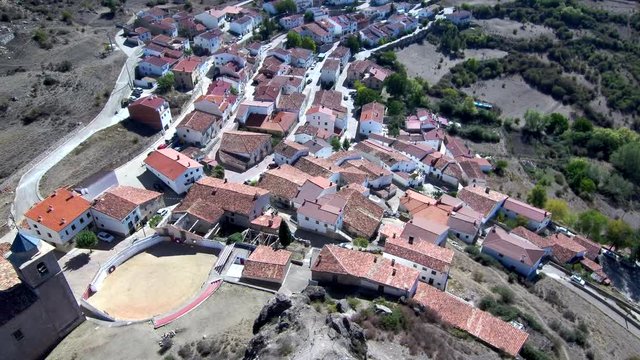 Huelamo (Cuenca) desde el aire. Video aereo con drone en  Castilla la Mancha, España