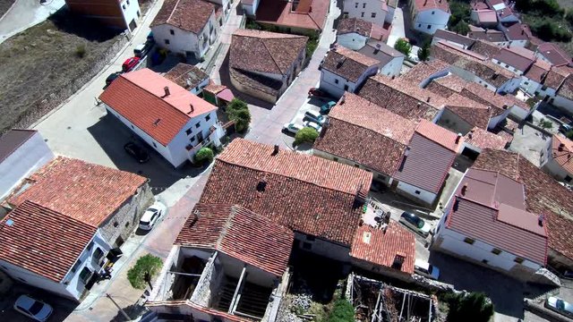 Plaza de toros de Huelamo (Cuenca) desde el aire. Video aereo con drone en  Castilla la Mancha, España