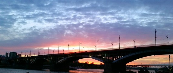 Fototapeta na wymiar Sunset over the bridge