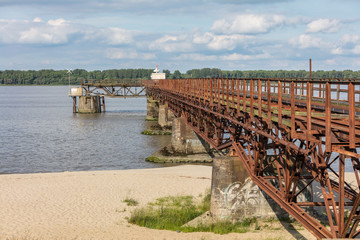 Fototapeta na wymiar Verladebrücke Grauerort