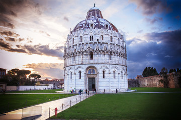 Obraz premium Europe, Italy, Pisa. Baptistry of St. John, Battistero di San Giovanni, a Roman Catholic ecclesiastical building, near Duomo di Pisa, and designed by Diotisalvi.