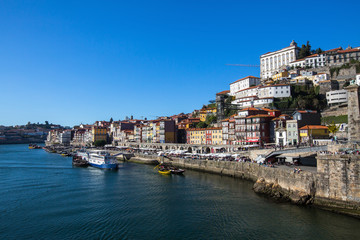 Fototapeta na wymiar Douro river and Ribeira view, Porto, Portugal.