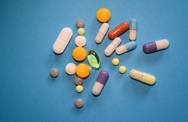 medicaments coeur naturel nature allergie vitamine pillule gellules cachet antibiotique soin sante medecin pharmacie vente malade maladie industrie pharmaceutique droguerie  environnement fleur