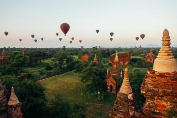 Tempels and Balloons