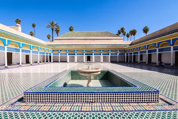 Rolgordijnen kleurrijke patio van het bahia-paleis van marrakech, marokko © jon_chica