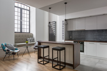 Kitchen island and two stools